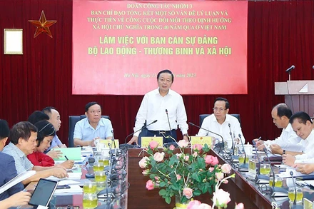 Phó Thủ tướng Trần Hồng Hà phát biểu ý kiến tại buổi làm việc. (Ảnh: GIáp Tống)