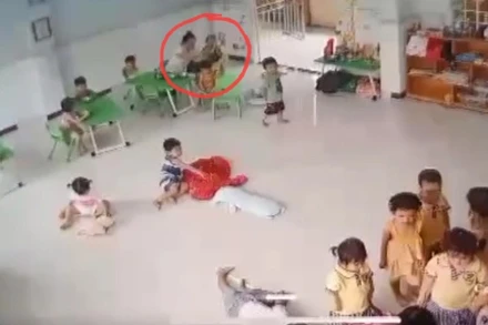 Hình ảnh cô giáo Nguyễn Thị Bích Hường tát em H được camera ghi lại.