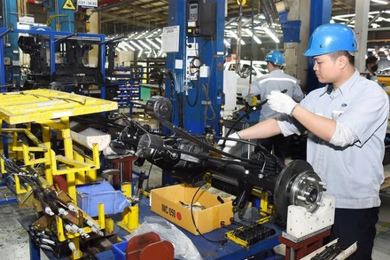 Sản xuất lắp ráp ô-tô tại Nhà máy Ford Hải Dương. (Ảnh: nhandan.vn)
