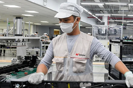 Lao động tại Công ty TNHH Bumjin Electronics Vina, Hàn Quốc, tại Quảng Ninh. (Ảnh: Thành Đạt) 