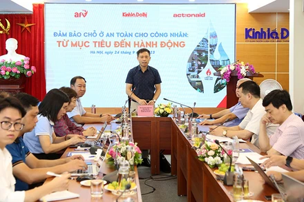 PGS.TS Nguyễn Thành Lợi, Tổng Biên tập báo Kinh tế và Đô thị, phát biểu khai mạc tọa đàm.