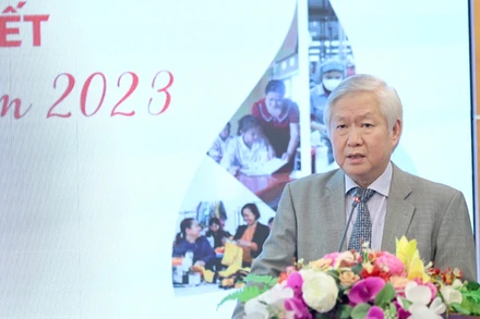 Đại diện ban tổ chức chia sẻ thông tin tại lễ phát động cuộc thi.