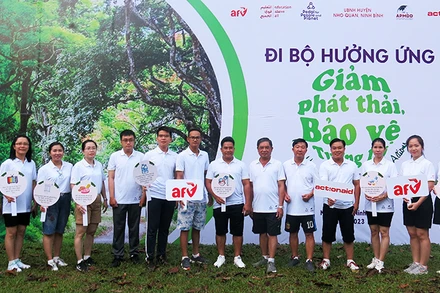 Các đại biểu tham gia chương trình. (Ảnh: Ngân Anh)