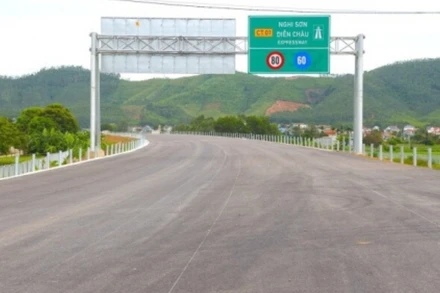 [Video] Nghệ An: Đẩy nhanh dự án trạm dừng nghỉ 340 tỷ đồng trên cao tốc Bắc - Nam