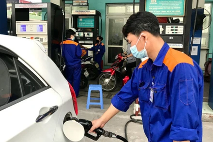 [Video] Bộ Tài chính: Áp thuế tiêu thụ đặc biệt với xăng là cần thiết