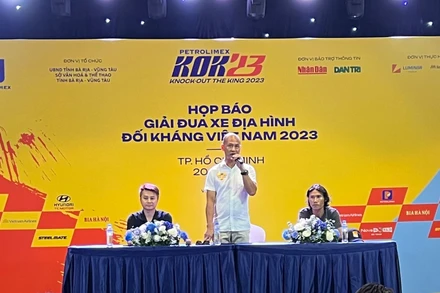 Quang cảnh buổi họp báo.