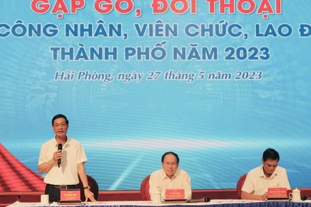Thường trực Thành ủy Hải Phòng gặp gỡ, đối thoại với công nhân, lao động thành phố.