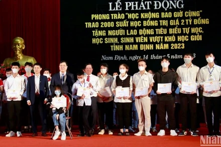 Quang cảnh Lễ Phát động phong trào "Học không bao giờ cùng" năm 2023 do Ủy ban nhân dân tỉnh Nam Định tổ chức.