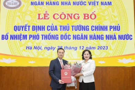 Công bố Quyết định của Thủ tướng Chính phủ bổ nhiệm Phó Thống đốc Ngân hàng Nhà nước.