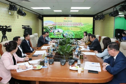 Quang cảnh tọa đàm.