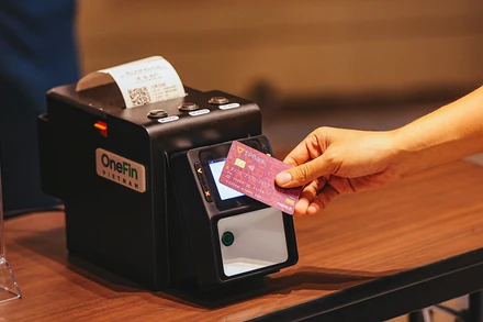 Phương thức thanh toán không dùng tiền mặt đang là lựa chọn hàng đầu của hầu hết du khách Việt Nam.