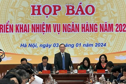 Toàn cảnh cuộc họp báo.