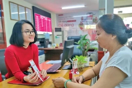 Đa dạng hóa các kênh phân phối sản phẩm bảo hiểm và gia tăng tiện ích, trải nghiệm cho khách hàng. 