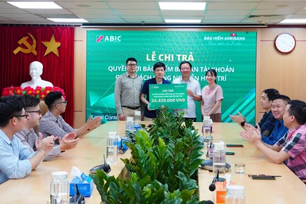 Lễ chi trả quyền lợi bảo hiểm Bảo an tài khoản.