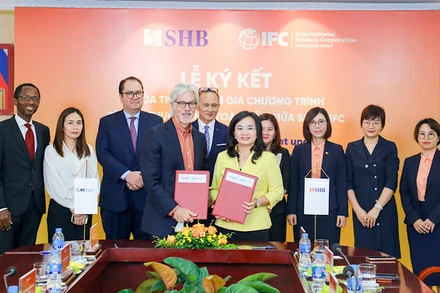 Toàn cảnh Lễ ký kết.