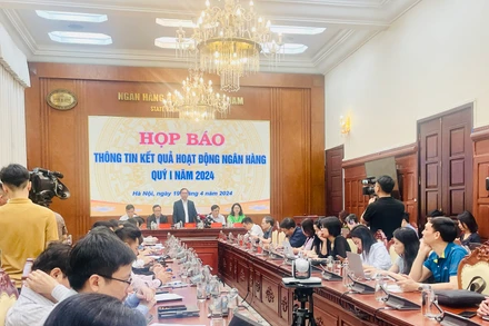 Toàn cảnh cuộc họp báo.