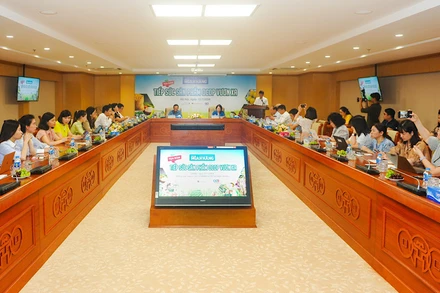 Quang cảnh buổi tọa đàm.