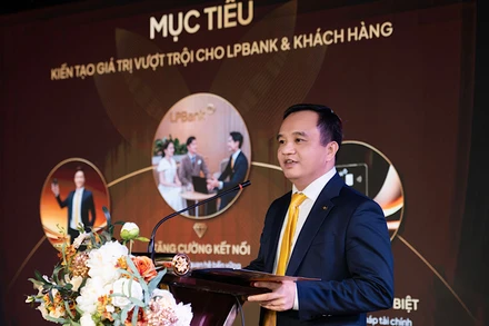 Ông Đặng Công Hoàn, Phó Tổng giám đốc kiêm Giám đốc Ngân hàng Bán lẻ LPBank phát biểu tại sự kiện.