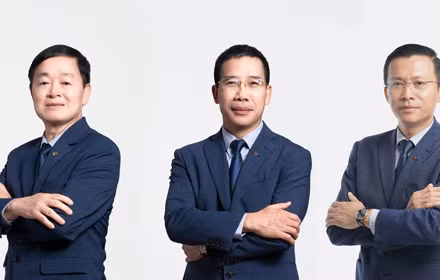 Từ trái qua phải: Ông Lê Hữu Đức, ông Lưu Trung Thái, ông Phạm Như Ánh