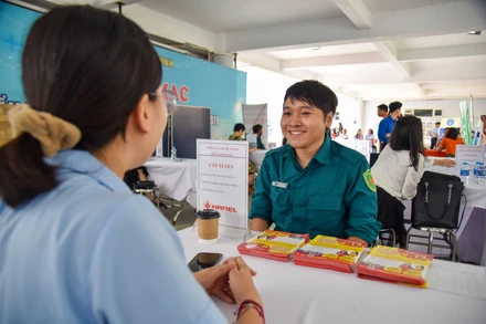 Hoạt động tư vấn tuyển dụng tại Phiên giao dịch việc làm.