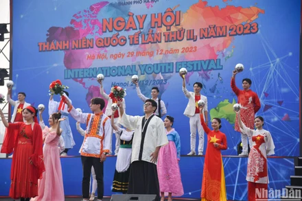 [Ảnh] Trải nghiệm độc đáo tại Festival thanh niên quốc tế lần thứ II