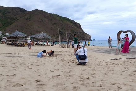 Lượng khách tăng cao tại các điểm du lịch Quy Nhơn trong dịp nghỉ lễ 2/9