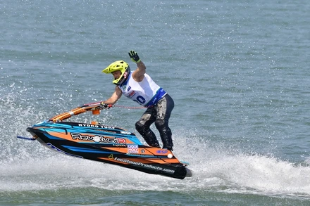 Test thử vòng đua.