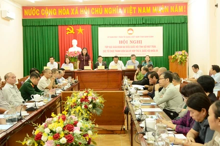 Quang cảnh buổi tiếp xúc.