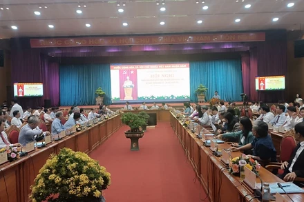 Toàn cảnh hội nghị.