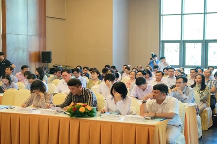 Hội thảo có sự tham dự của gần 70 đại biểu.