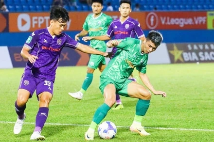 Phù Đổng Ninh Bình đã nỗ lực gỡ hòa, nhưng lại thua Becamex Bình Dương sau loạt đá luân lưu 11 m (Ảnh PĐNB).