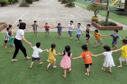 Giờ học ngoại khóa tại Trường mầm non Nghĩa Hương, huyện Quốc Oai, Hà Nội. (Ảnh: MAI NGỌC)