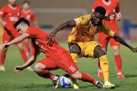 Kết thúc trận đấu, đội bóng Thể Công Viettel giành chiến thắng với tỷ số 1-0. (Ảnh: MINH QUYẾT-TTXVN) 