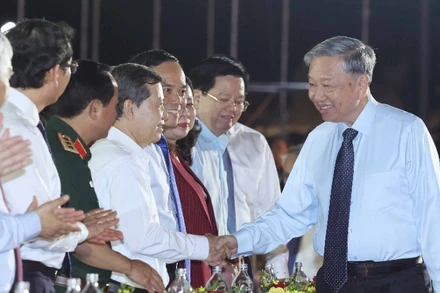 Tổng Bí thư Tô Lâm với các đại biểu. (Ảnh: THỐNG NHẤT/TTXVN)