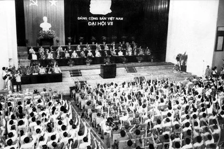 [Video] Đại hội lần thứ VII của Đảng