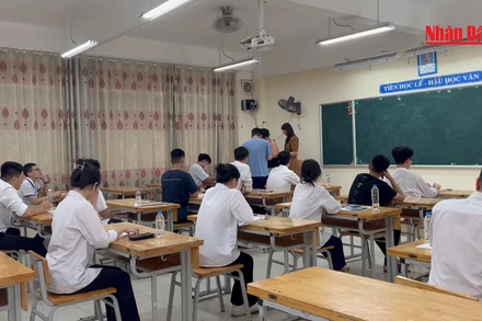 [Video] Kết thúc ngày thi đầu tiên kỳ thi Trung học phổ thông 2023