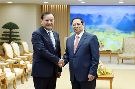 Thủ tướng Phạm Minh Chính tiếp Phó Thủ tướng, Bộ trưởng Ngoại giao và Hợp tác quốc tế Vương quốc Campuchia Prak Sokhonn đang thăm chính thức Việt Nam. (Ảnh: Trần Hải)