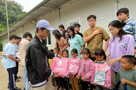 Tham gia những hoạt động thực tế giúp Nguyễn Nhật Minh thể hiện bản thân, giành các học bổng toàn phần tại Mỹ. (Ảnh: NVCC)