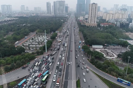 [Video] Người dân tiếp tục rời Hà Nội nghỉ Tết Dương lịch 2023