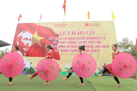 Phát động chạy việt dã “Chinh phục đỉnh mờ sương"