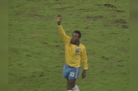[Video] Nhìn lại sự nghiệp của vua bóng đá Pele