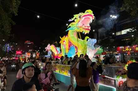 Chơi Trung thu sớm tại Tuyên Quang: Một nét văn hóa đặc sắc