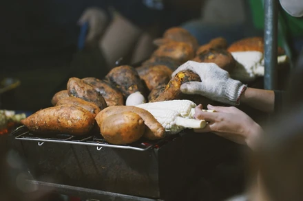 [Ảnh] Hà Nội sang đông, những món ăn đặc trưng thu hút giới trẻ