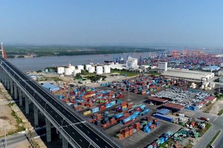 Hoạt động đào tạo kết hợp giữa nhà trường, doanh nghiệp và cơ quan quản lý chính là chìa khóa nâng cao chất lượng nguồn nhân lực logistics. 