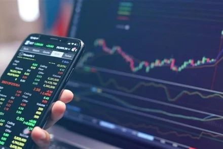 Người dân cần thận trọng khi tham gia tham gia đầu tư tài chính, sàn chứng khoán, tiền ảo trên không gian mạng (Ảnh: Bộ Công an) 