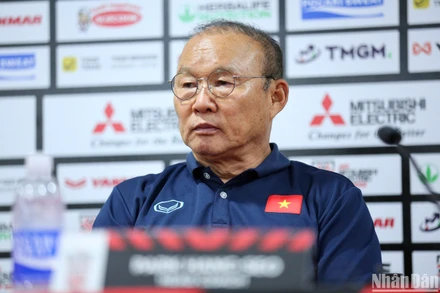 HLV Park Hang-seo tại buổi họp báo sau trận đấu tối 27/12. (Ảnh: TRẦN HẢI)