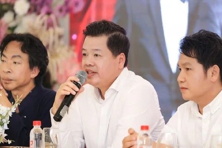 Tam ca Trọng Tấn - Đăng Dương - Việt Hoàn tại buổi họp báo.