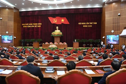 Quang cảnh Phiên Bế mạc Hội nghị lần thứ tám Ban Chấp hành Trung ương Đảng. (Ảnh: ĐĂNG KHOA)