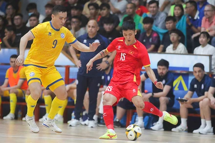 Đội tuyển futsal Việt Nam gỡ hòa sau khi bị dẫn trước. (Ảnh: VFF)