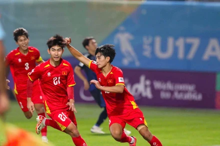 Trần Gia Bảo ghi bàn vào lưới U17 Nhật Bản. (Ảnh: VFF)